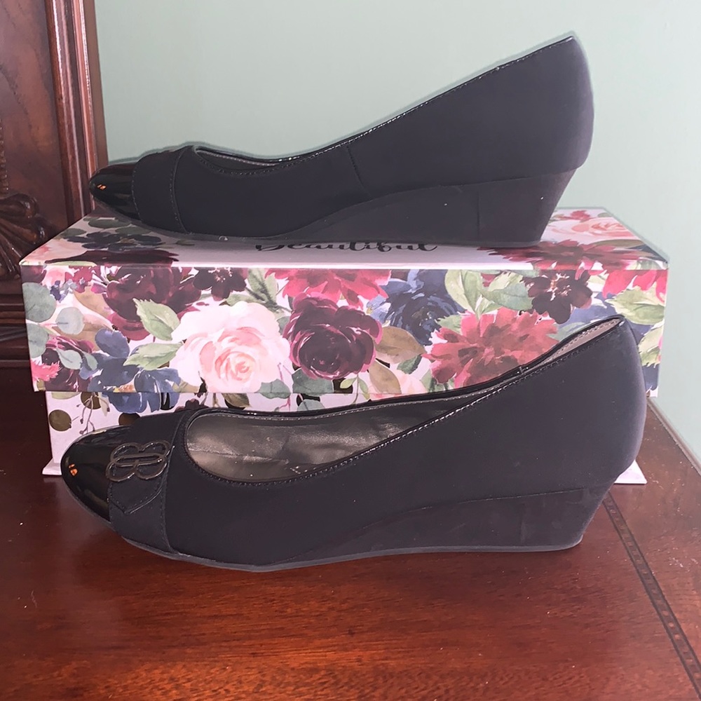 Bandolino Wedge Pumps, Black, Size 7.5